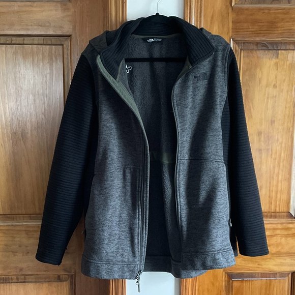 The North Face Jackets & Blazers - The North Face Green and Black Jacket Size XL In Good Condition Wear in Photos